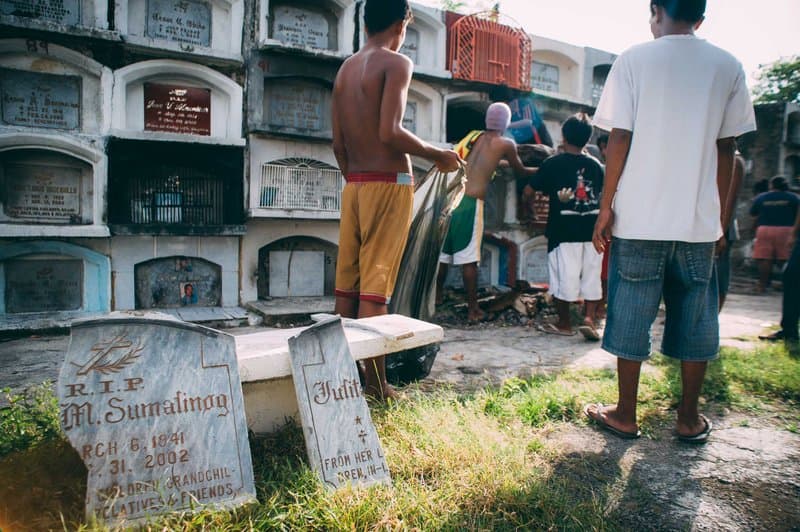 Living With The Dead — photograph 4